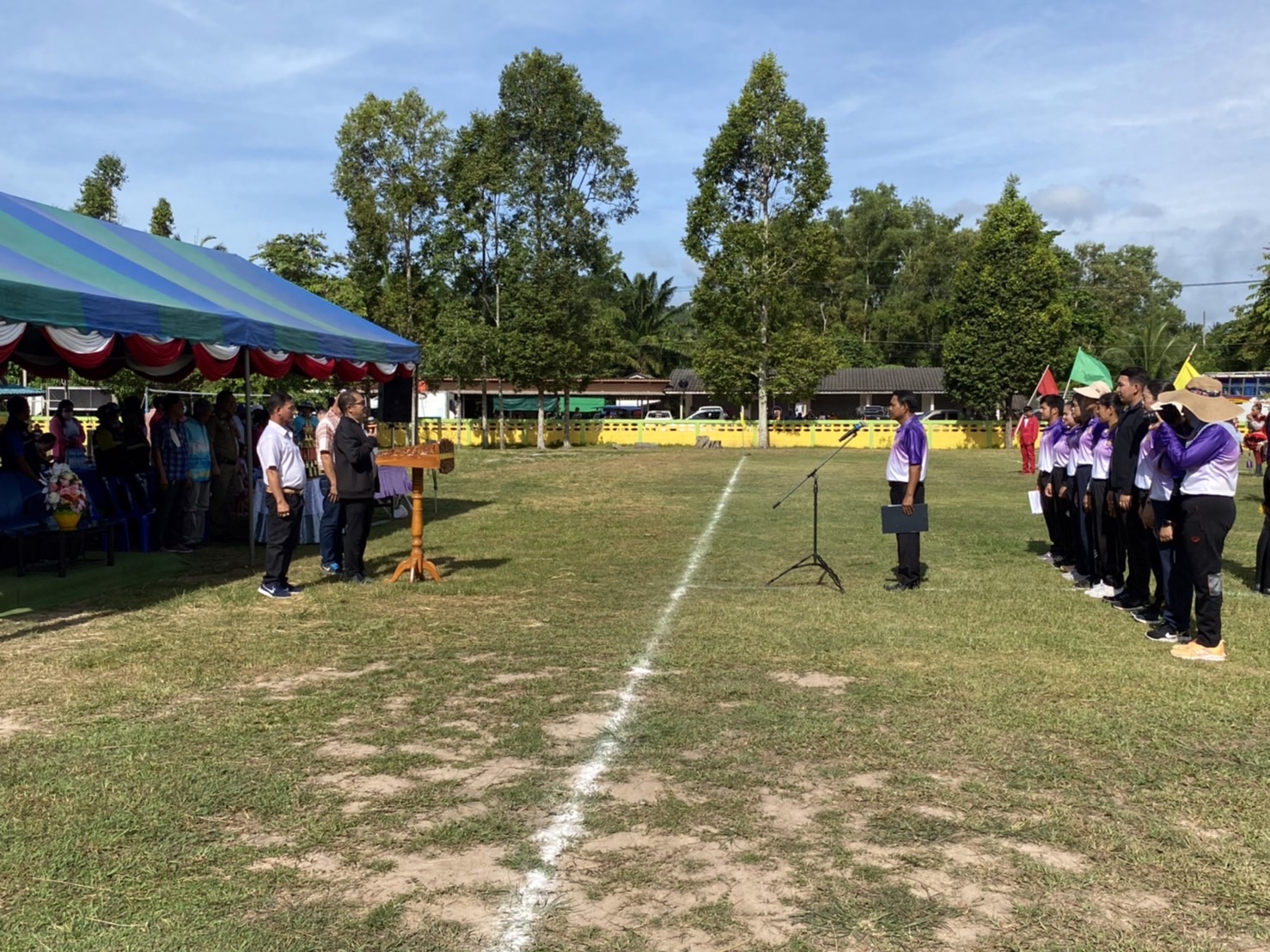 พิธีเปิดการแข่งขันกีฬาภายในโรงเรียนบ้านหนองปลา 